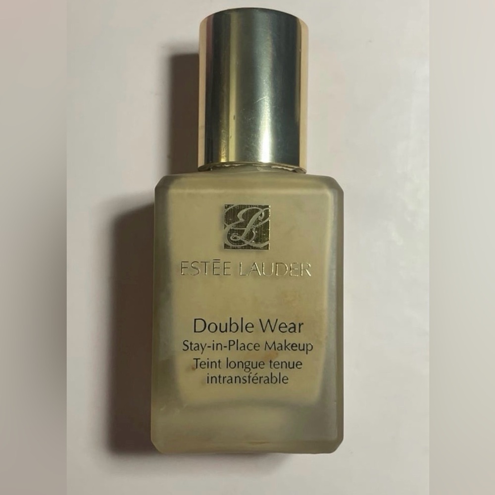 Estee Lauder Stay in place Double Wear foundation 2N2 BUFF